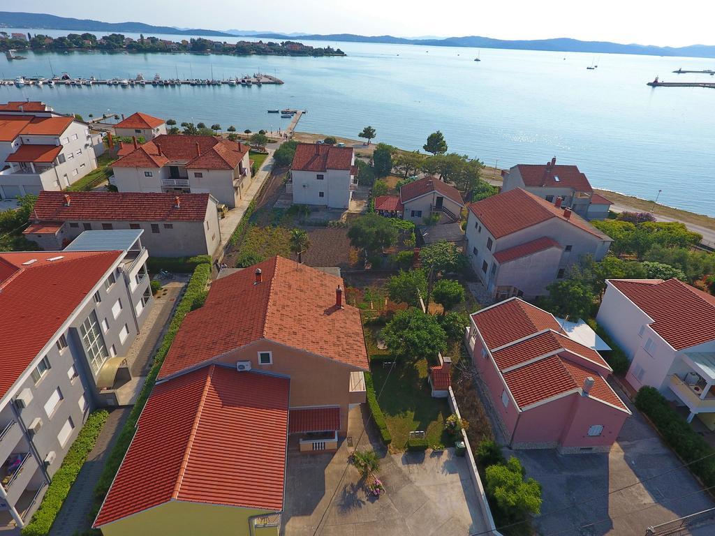 Apartments Lena Sukošan Eksteriør bilde