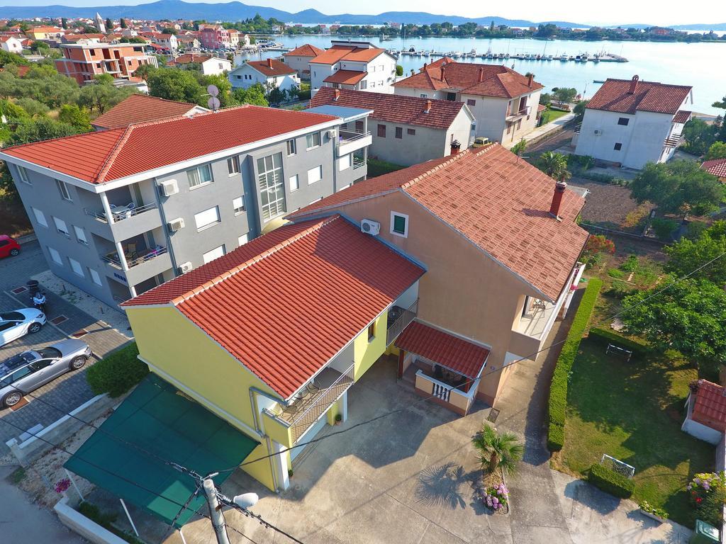 Apartments Lena Sukošan Eksteriør bilde
