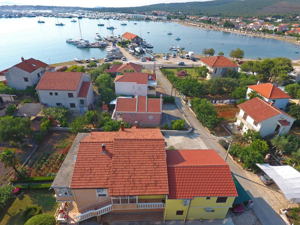 Apartments Lena Sukošan Eksteriør bilde