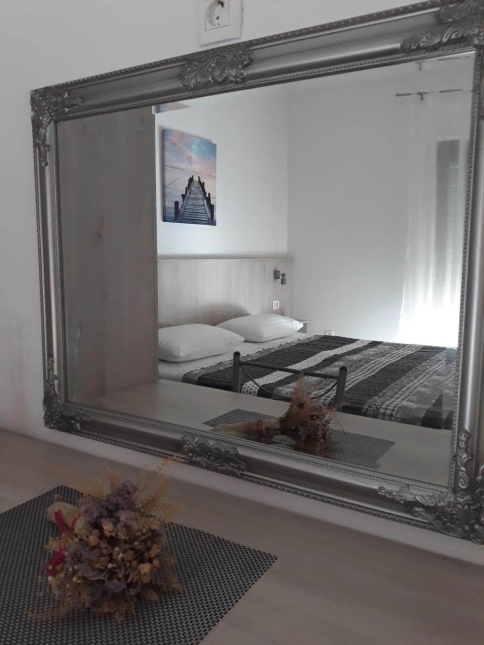 Apartments Lena Sukošan Eksteriør bilde